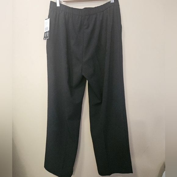 NWD Briggs New York Women's Size 12 Short Dress Pants Black Pull On - Picture 2 of 8